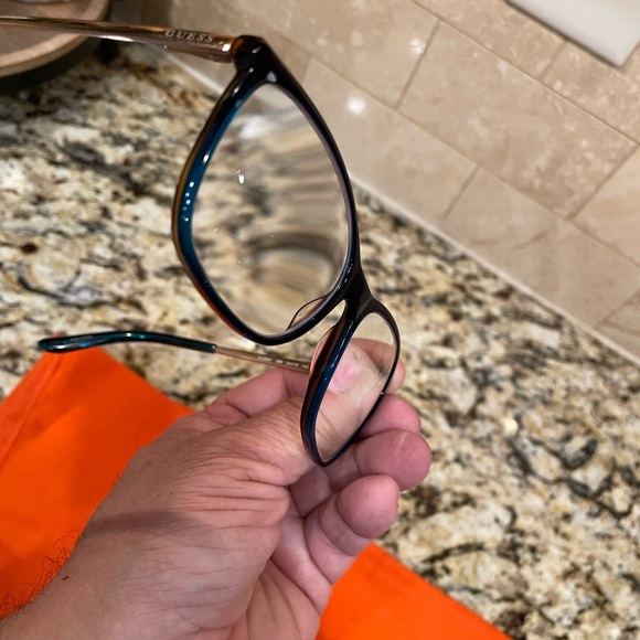 Guess prescription glasses. - Picture 3 of 8